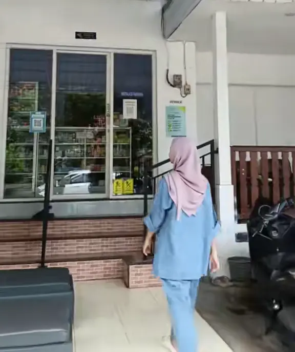 Bagian depan Klinik Linawati di Kemiren